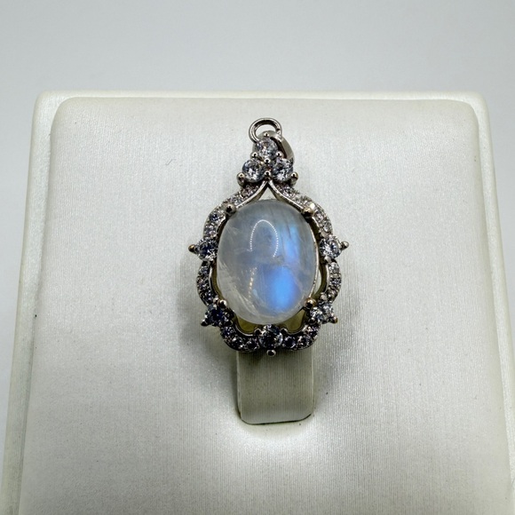 NWOT 8x10mm oval Moonstone cabochon pendant w/ cz diamond accents set in s925! - Picture 8 of 9